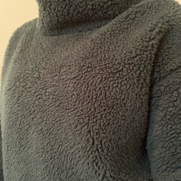 Green fuzzy turtle neck fleece. Perfect for winter. - Picture 3 of 3